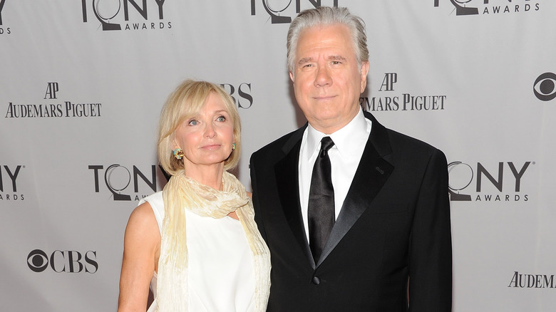 John Larroquette posant avec sa femme, Elizabeth