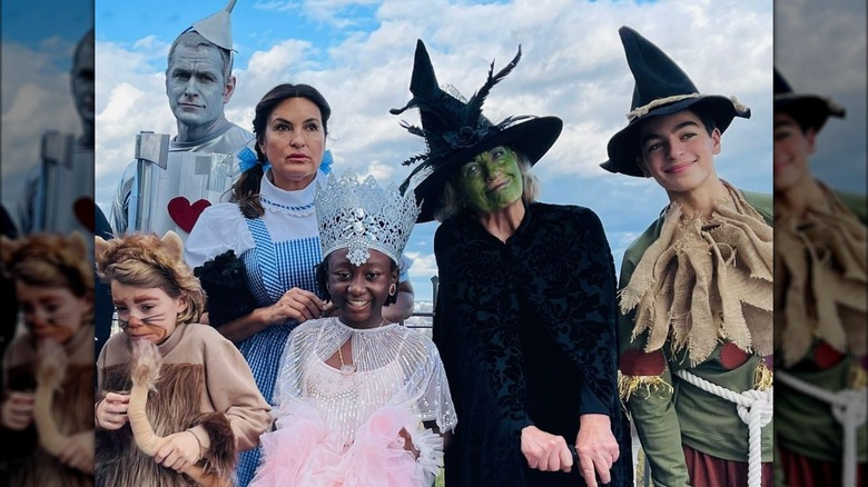 Peter Hermann, Mariska Hargitay et leurs enfants à Halloween