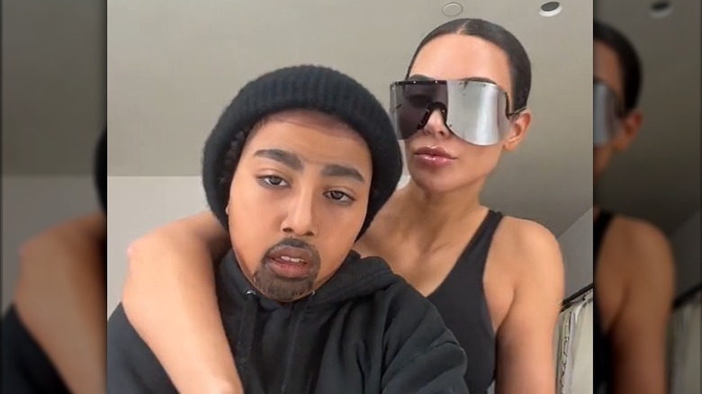 North West en maquillage Kanye West avec Kim Kardashian