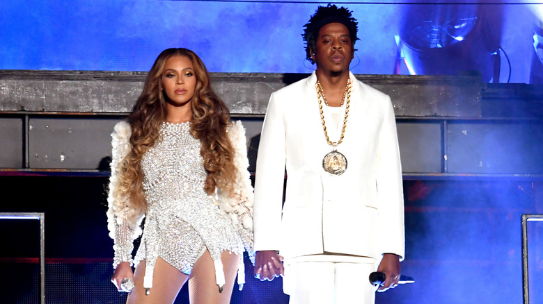 Beyoncé Jay Z vêtue de blanc