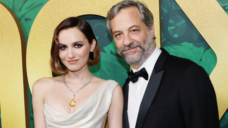 Judd et Maude Apatow sourient