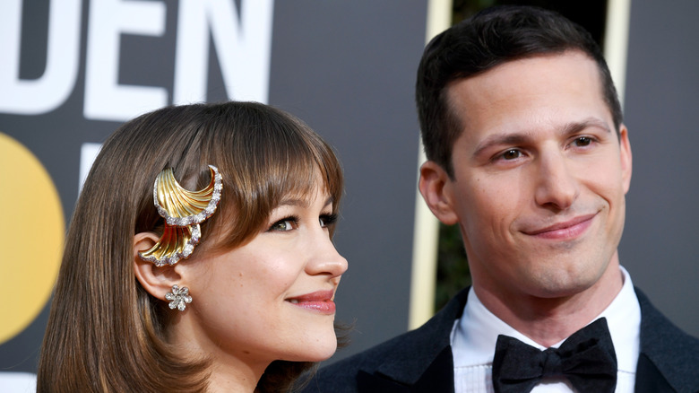 Andy Samberg et Joanna Newsom sourient