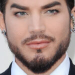 Adam Lambert ne retient pas son dédain pour le rôle possible de George Michael dans le biopic de Theo James