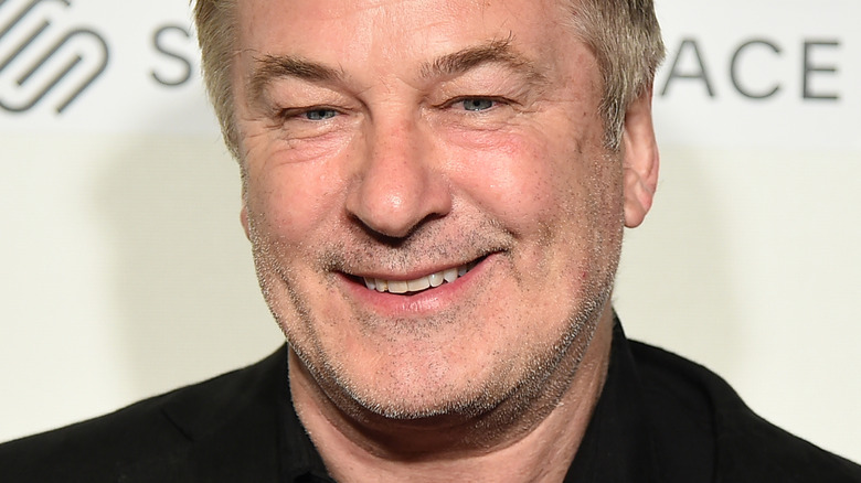 Alec Baldwin s’apprête à accueillir son premier petit-enfant en 2023