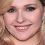 Diamond Expert Details Classic Beauty Of Abigail Breslin’s Wedding Ring Set – Exclusif