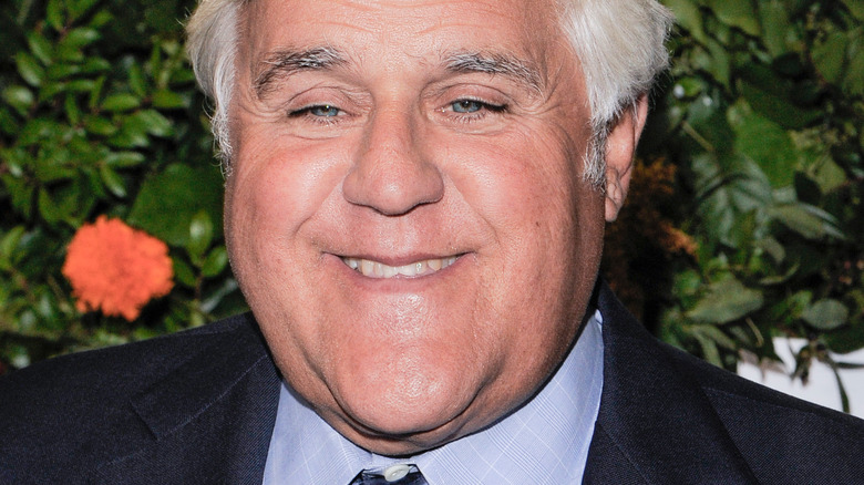 Jay Leno souffre d’autres blessures à cause d’un accident de moto peu de temps après son accident enflammé