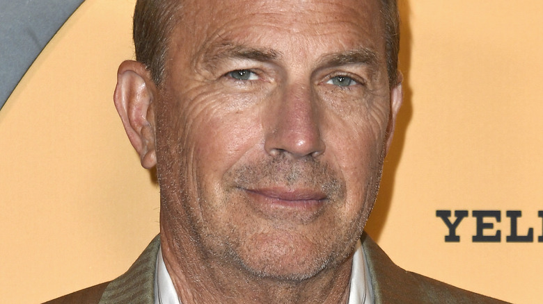 Kevin Costner souriant