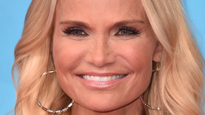 Kristin Chenoweth détaille la blessure effrayante sur le plateau qui lui a presque coûté la vie