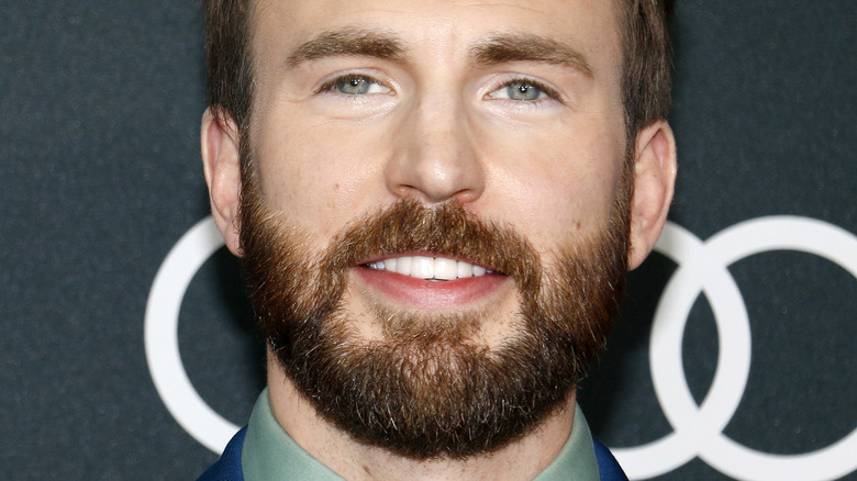 La nouvelle romance de Chris Evans serait plus sérieuse que quiconque ne le savait