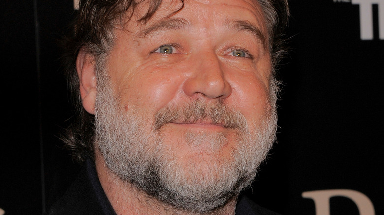 Les fils de Russell Crowe grandissent pour ressembler à la star