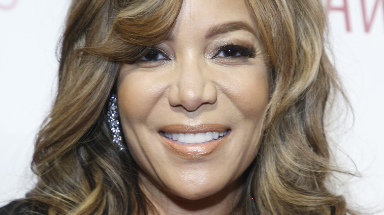 Sunny Hostin de The View parle clairement de sa transformation en chirurgie plastique