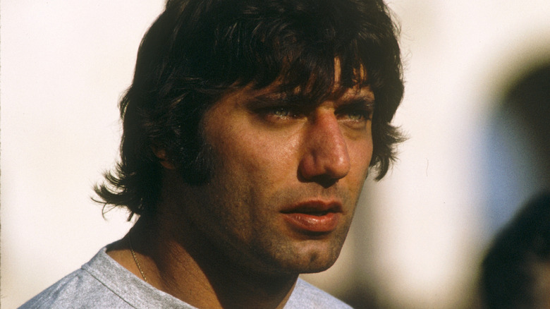 Joe Namath a l'air intense