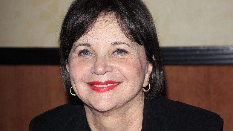 Cindy Williams souriante