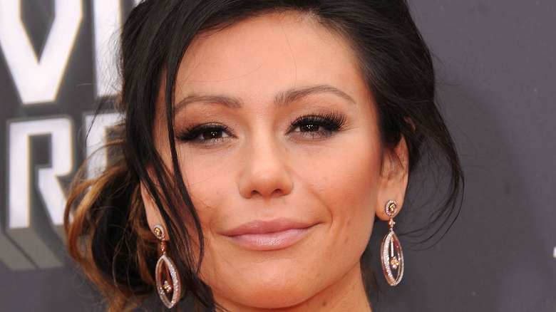 Jenni 'JWoww' Farley sur le tapis rouge