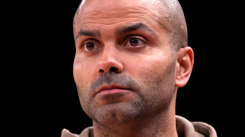 Tony Parker lors d'un match de basket en 2023