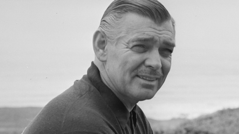 Clark Gable souriant 