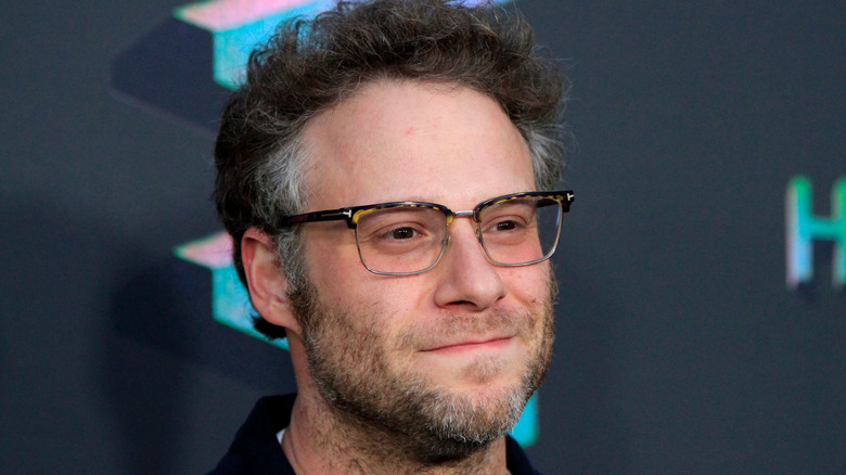 Seth Rogen posant à l'événement