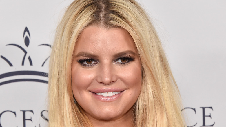 Jessica Simpson sur le tapis rouge