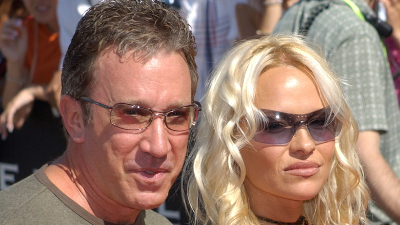 Tim Allen posant avec Pamela Anderson