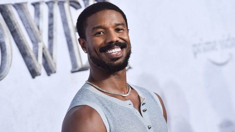 Michael B. Jordan souriant