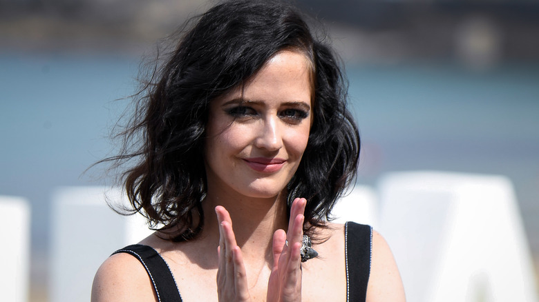 Eva Green applaudit à l'événement