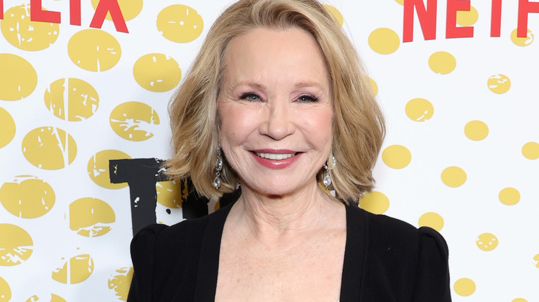 Debra Jo Rupp sourit 