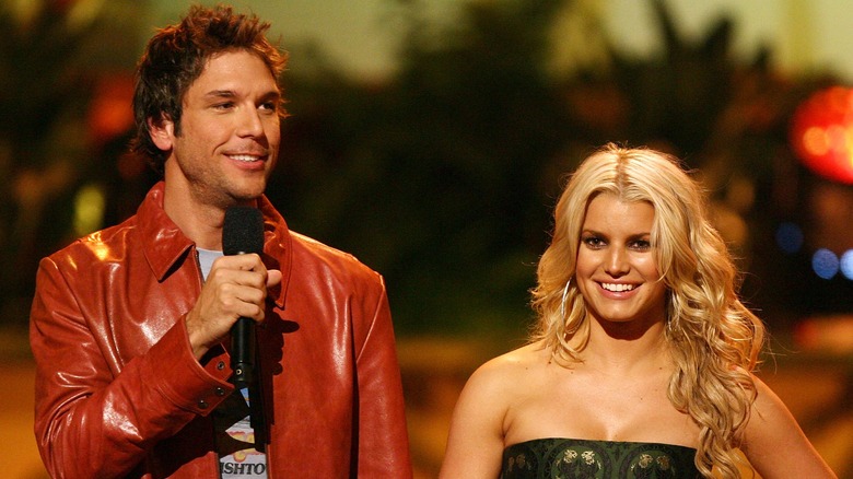 Dane Cook et Jessica Simpson lors d'un événement 