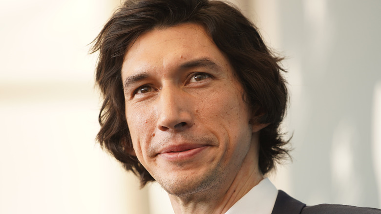 Adam Driver souriant