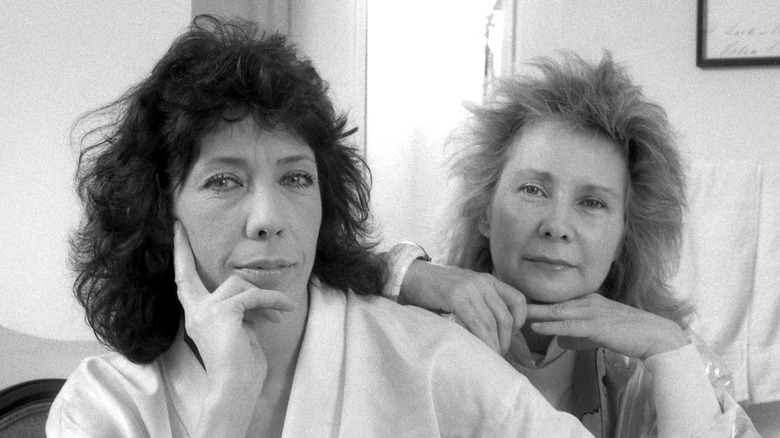 Lily Tomlin et Jane Wagner lors d'un événement 