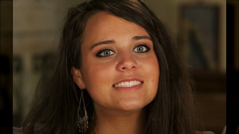 Jinger Duggar sourit maladroitement