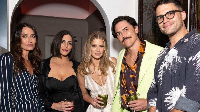 Les acteurs de "Vanderpump Rules" posant ensemble