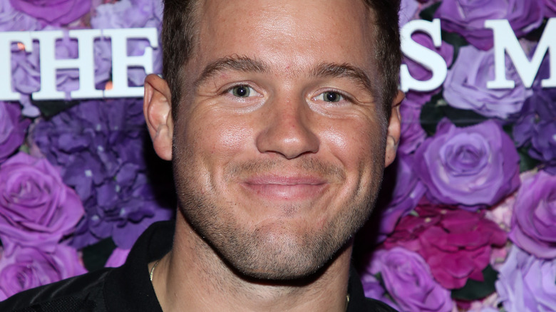 Colton Underwood sourit