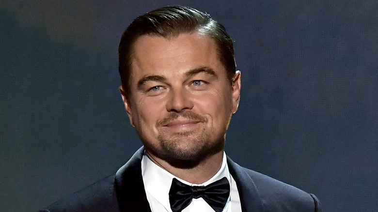 Leonardo DiCaprio souriant sur scène