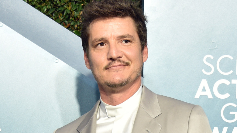 Pedro Pascal souriant