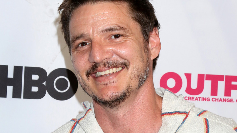 Pedro Pascal souriant