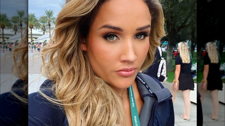 Lolo Jones dans un selfie, posant