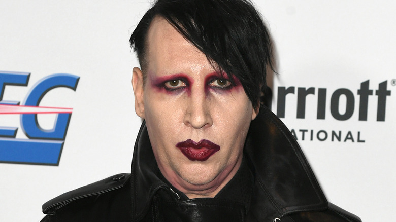 Marilyn Manson posant 