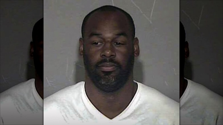 Donovan McNabb posant pour son mugshot DUI