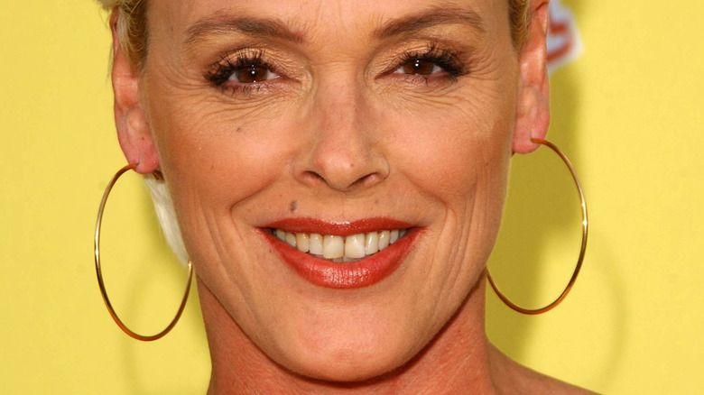 Brigitte Nielsen souriante 