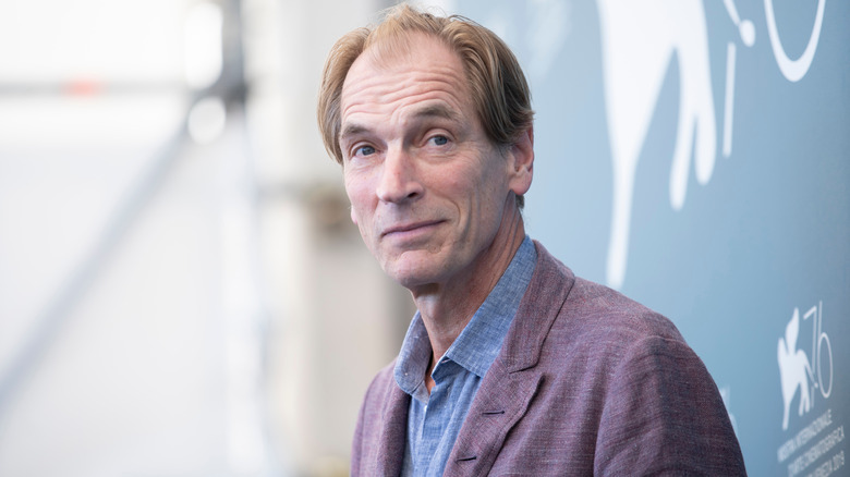 Julian Sands sur le tapis rouge