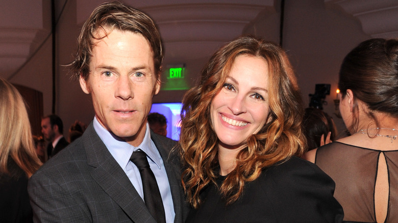 Danny Moder et Julia Roberts souriant