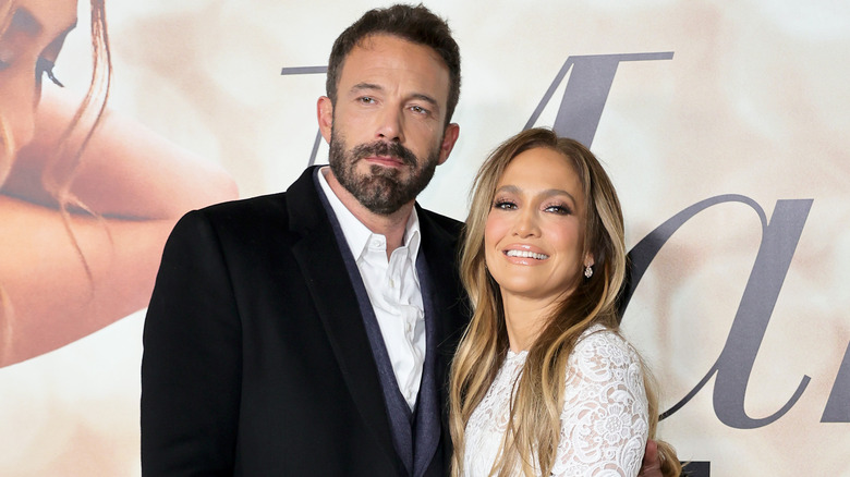 Jennifer Lopez et Ben Affleck se font un câlin