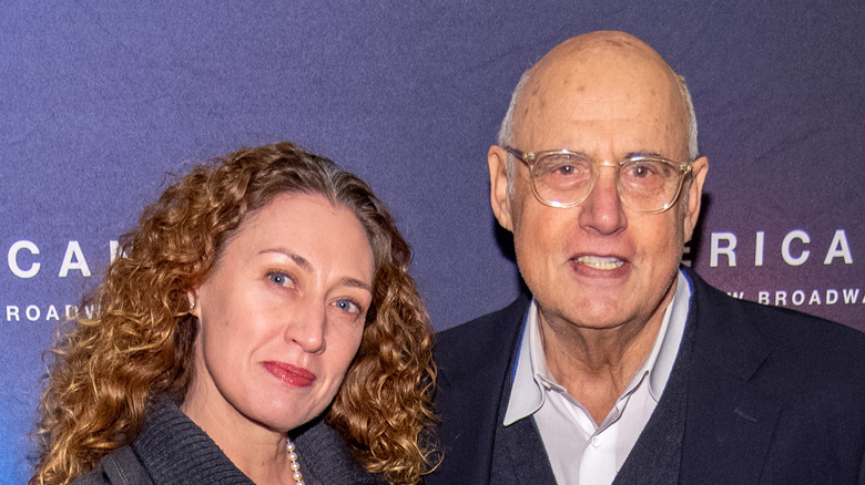 Jeffrey Tambor et sa fille Molly Tambor souriant