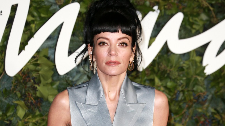 Lily Allen en argent 