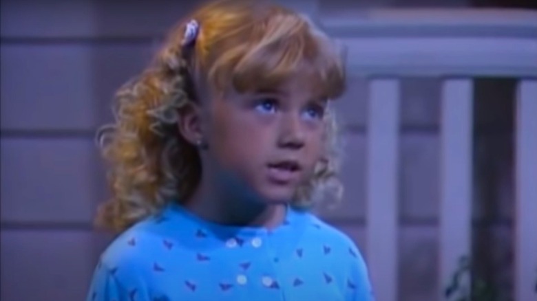 Jodie Sweetin dans Full House, parlant