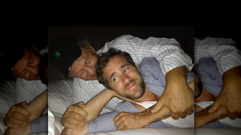 Ryan Reynolds pose avec son père James