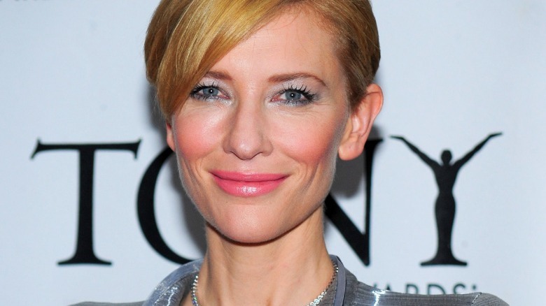 Cate Blanchett eye-liner bleu métallisé