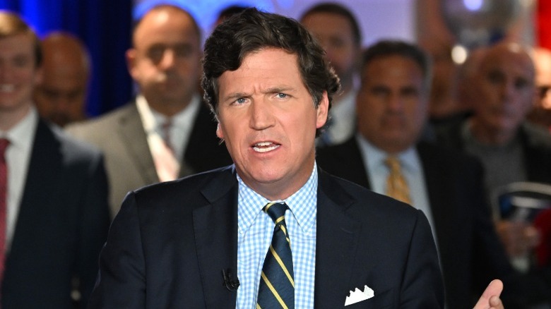 Tucker Carlson parle