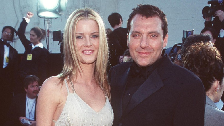 Maeve Quinlan souriante avec Tom Sizemore