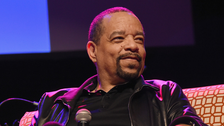 Ice-T souriant